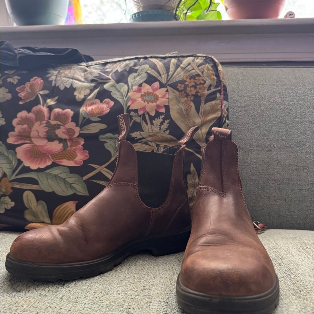 Blundstone Antique Brown Leather Boots